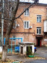 Укриття у захисних спорудах  непрацюючого населення