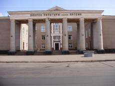 Запрошуємо всіх дітей та підлітків Саксаганського району та їх батьків на Новорічні та Різдвяні заходи