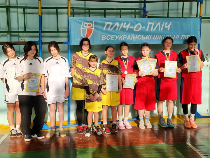 Районний етап шкільних ігор Пліч-о-пліч зі стрітболу.