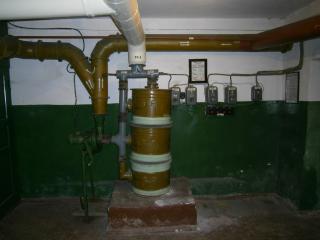 Укриття у захисних спорудах  непрацюючого населення