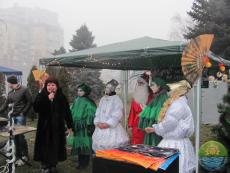 24.12.2013 о 16.00 відбулося урочисте відкриття ялинкового містечка навпроти будівлі виконкому Саксаганської районної у місті ради